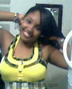 Date this foxy Dominican Republic girl Estefany from Santo Domingo DO872