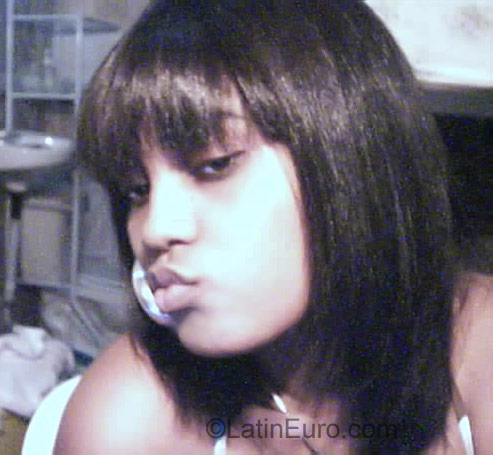 Date this cute Dominican Republic girl Genesis Yehiger from Santo Domingo DO875
