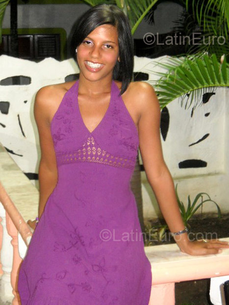 Date this good-looking Dominican Republic girl Angie from Puerto Plata DO895