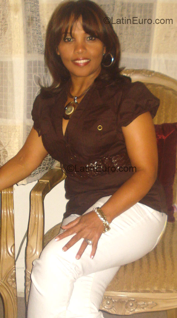 Date this funny Dominican Republic girl Eunice from Santo Domingo DO904