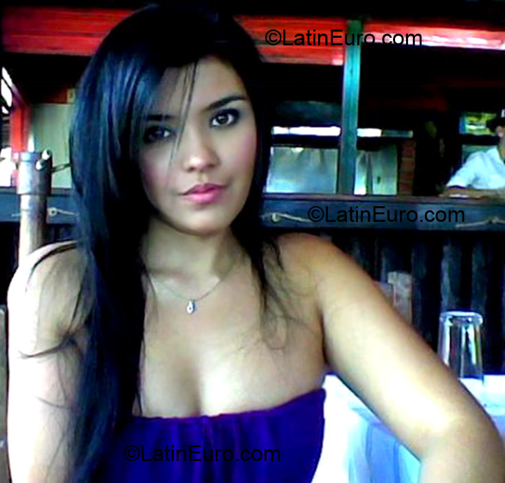 Date this fun Colombia girl Angela from Cali CO823