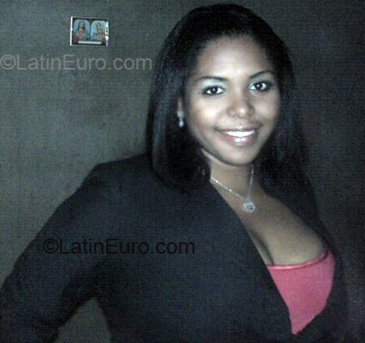 Date this foxy Dominican Republic girl Mariel from Montecristi DO937