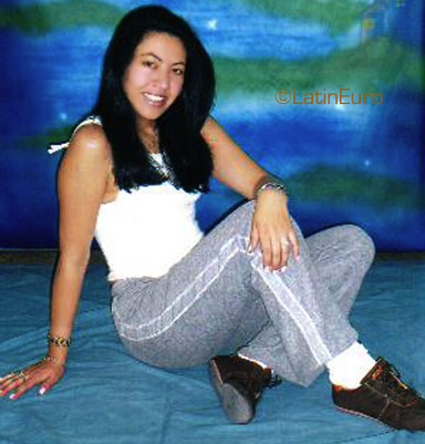 Date this nice looking Colombia girl Maria Eugenia from Bogota CO852