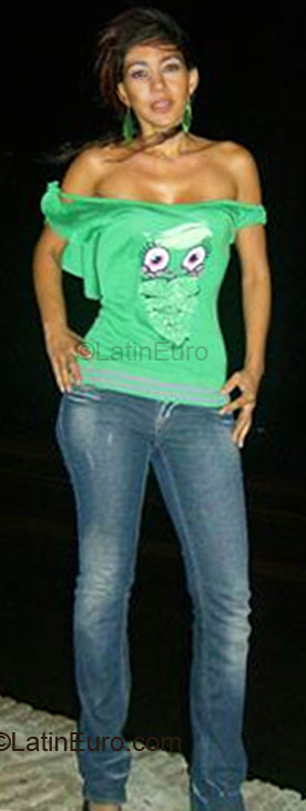 Date this stunning Colombia girl Karina from Cartagena CO917