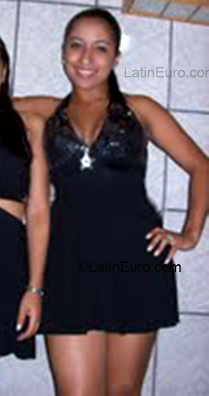 Date this voluptuous Brazil girl Cristiane from Blumenau BR1239