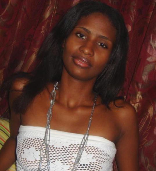 Date this sultry Colombia girl Heidy from Colombia CO985
