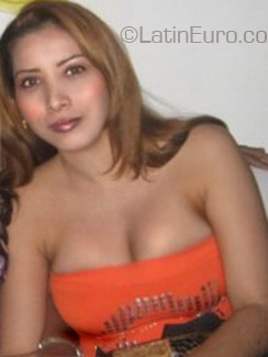 Date this sensual Colombia girl Rebeca from Barranquilla CO988