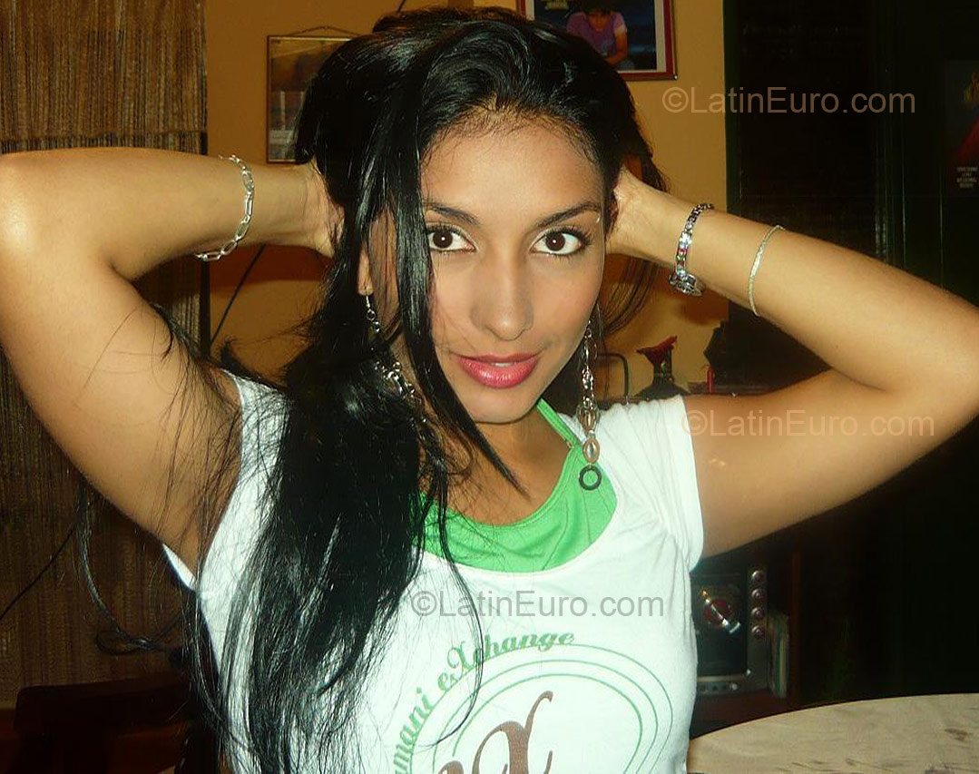 Date this young Colombia girl Maryuri from Cali CO1001