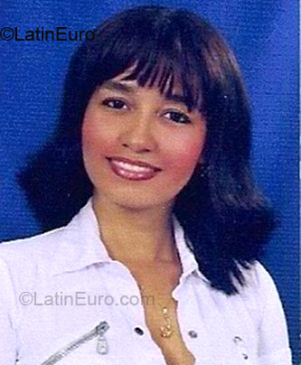 Date this stunning Colombia girl Sara from Cartagena CO1003