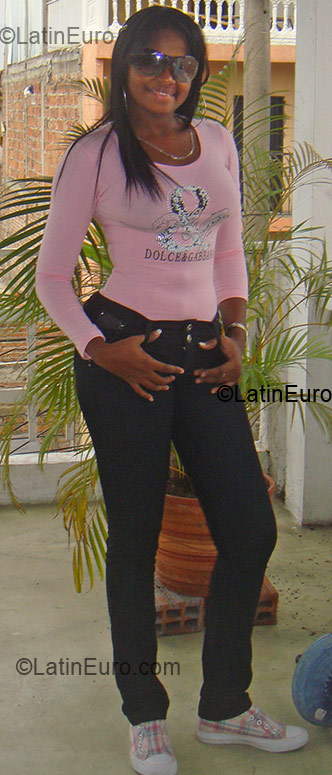 Date this tall Colombia girl Viryi from Cali CO1096