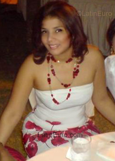 Date this nice looking Dominican Republic girl Arianny from Santo Domingo DO1203