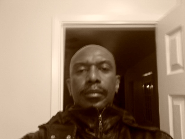 Date this voluptuous United States man Renaldo from Los Angeles US3251