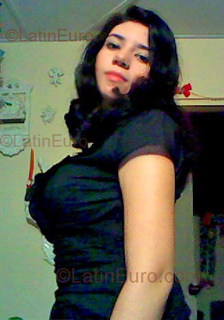 Date this foxy Colombia girl July Andrea from Barranquilla CO1161