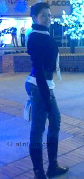 Date this delightful Colombia girl Aydee from Bogota CO1201