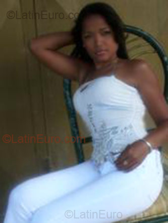 Date this pretty Dominican Republic girl Rosaury from Rosaury DO1304