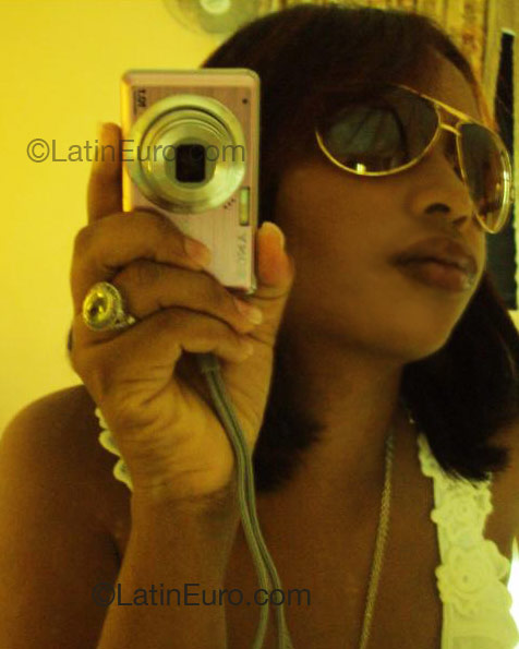 Date this nice looking Dominican Republic girl Saralin from Santo Domingo DO1346