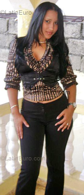 Date this exotic Dominican Republic girl Johanna from  DO1382