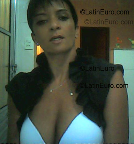Date this stunning Brazil girl Vilma from Sao Paulo BR1541