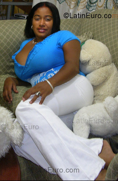 Date this charming Dominican Republic girl Grace from  DO1433