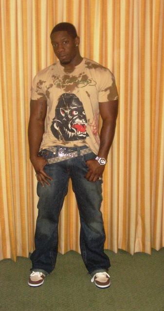 Date this happy United States man NOVA320 from Boston US3572
