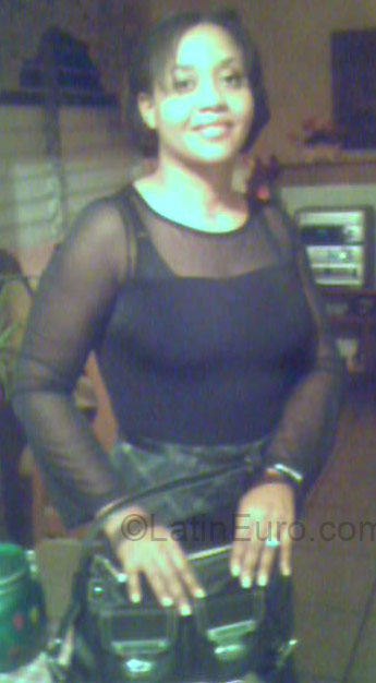 Date this cute Dominican Republic girl Clary from Samana DO1459