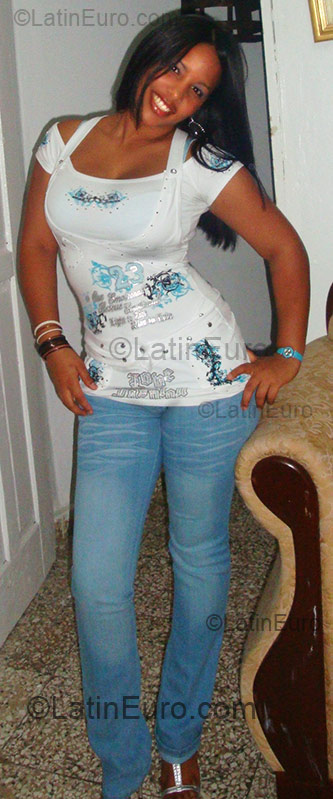 Date this foxy Dominican Republic girl Felicia from Santiago DO1492