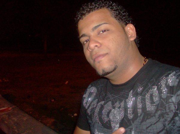 Date this tall Dominican Republic man Yefersson from Santo Domingo D.n DO1583