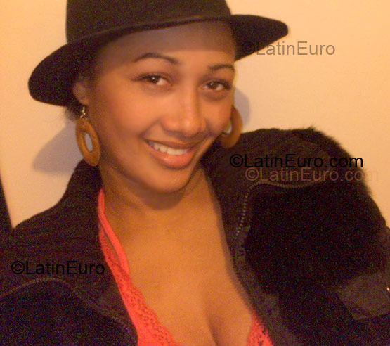 Date this hard body Dominican Republic girl Yokasta Maria from Puerto Plata DO1589
