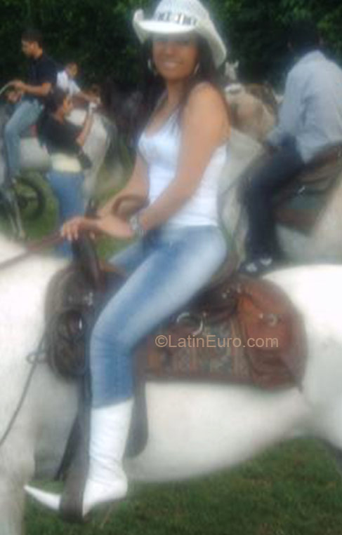 Date this gorgeous Colombia girl Gladys from Cali CO1450