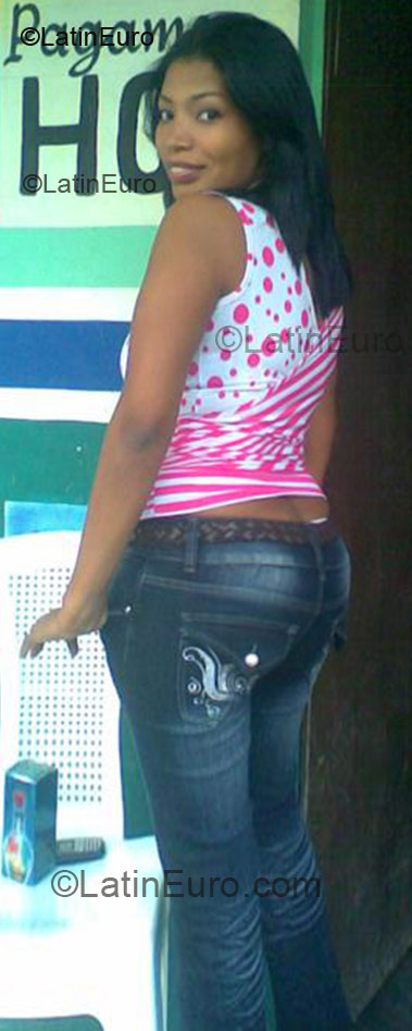 Date this georgeous Dominican Republic girl Veronica from Monsenor Nouel DO1610