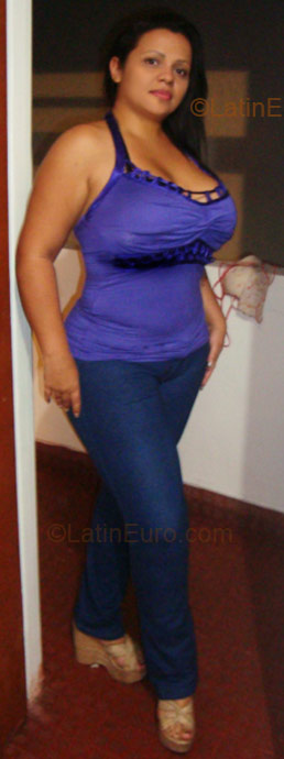 Date this athletic Colombia girl Paola Andrea from Cali CO1451