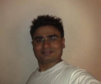 Date this beautiful Malaysia man Praveen from Kuala Lumpur MY21