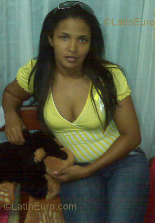 Date this gorgeous Dominican Republic girl Maria from Santo Domingo DO1678