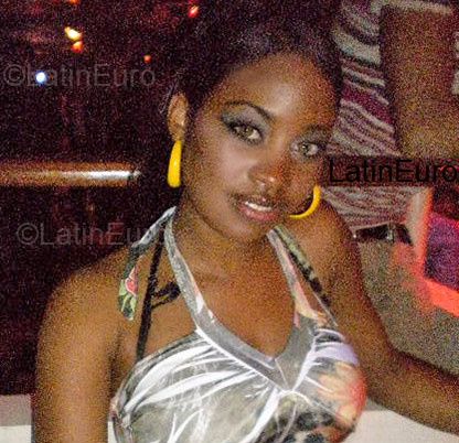 Date this attractive Dominican Republic girl Moralin from Santo Domingo DO1692