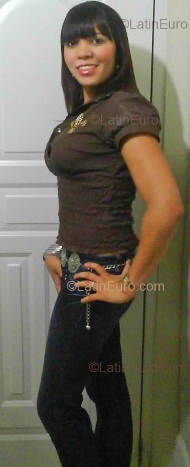 Date this georgeous Dominican Republic girl Wilda Cesarina from Santiago DO1742