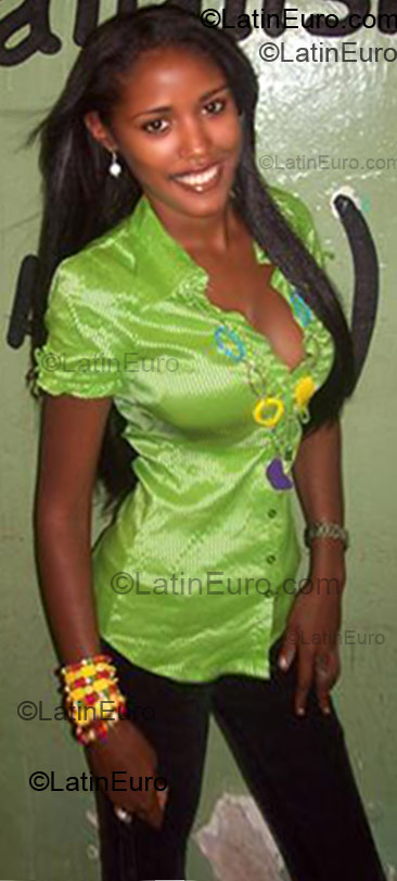 Date this sensual Dominican Republic girl Rosa Esther from Santo Domingo Norte DO1789