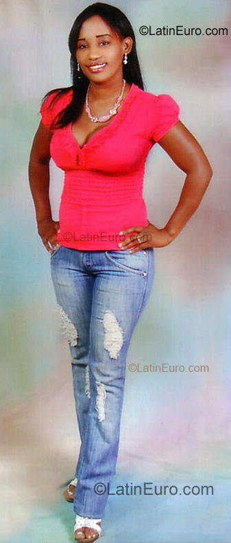 Date this sultry Dominican Republic girl Heidy from  DO1796