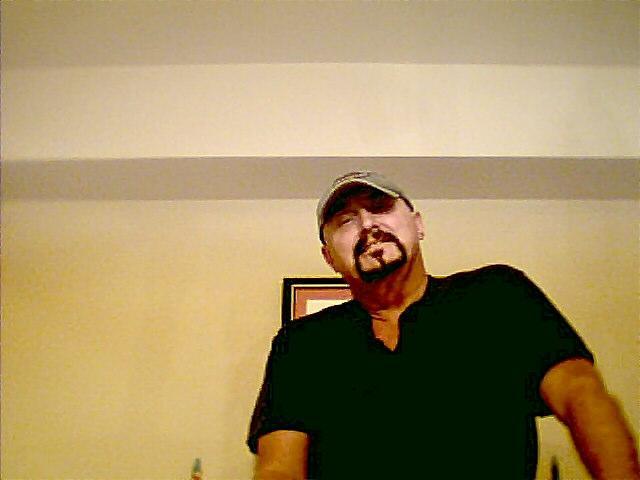 Date this happy United States man Hobogem from Annandale US4084