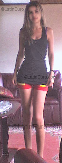 Date this nice looking Colombia girl Luz Dary from Medellin CO1612