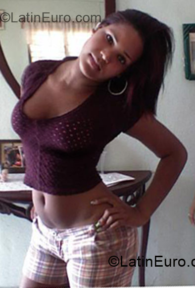 Date this georgeous Dominican Republic girl Loverni from santo domingo DO1837