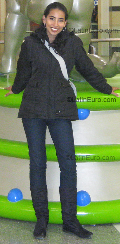 Date this fun Colombia girl Mavi from Bogota CO1618