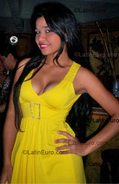 Date this hot Colombia girl Dayana Benavides from Bogota CO1635