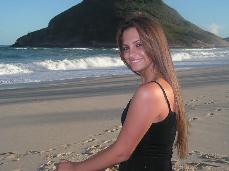 Date this sensual Brazil girl Kamylly from Rio De Janeiro BR1804