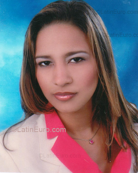 Date this good-looking Dominican Republic girl Keyla Carolina from Santo Domingo DO1900