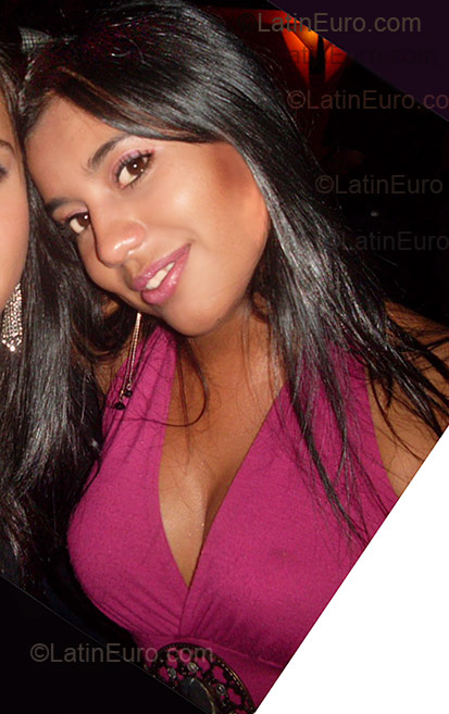 Date this fun Colombia girl Diana Carolina from Bogota CO1658