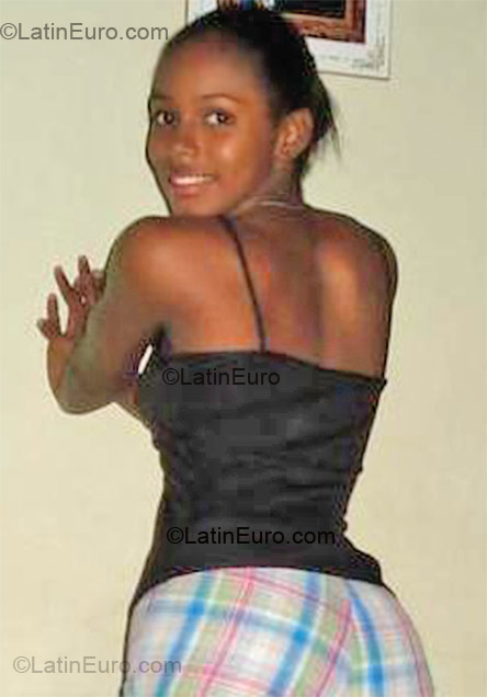 Date this delightful Dominican Republic girl Estefany from Santiago DO1923