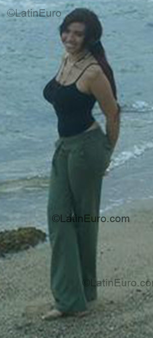 Date this hot Dominican Republic girl Dennia Margarita from San Cristobal DO1932