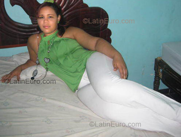Date this cute Dominican Republic girl Rosalina from Santo Domingo DO1988