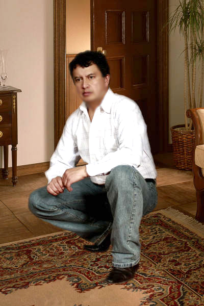 Date this cute Ecuador man HUGO from Ambato EC8