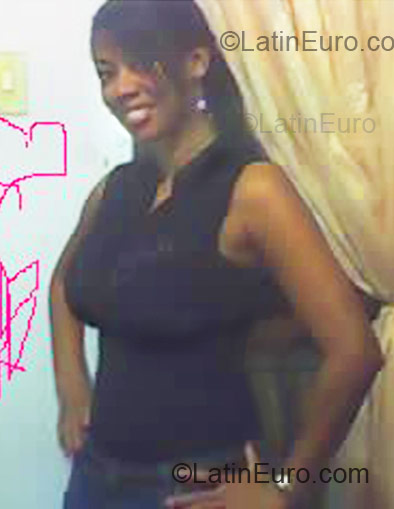 Date this young Colombia girl Gloria from Cali CO1760